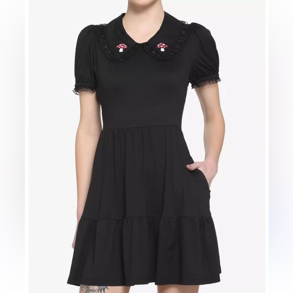 Hot Topic Mushroom Lace Collar Tiered Babydoll Dress Size Large - Picture 1 of 9
